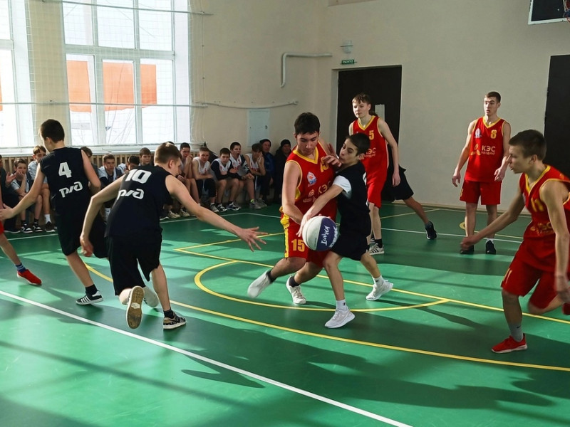 Районные соревнования по баскетболу среди юношей.